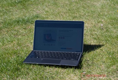 Ninkear S13 im Freien (bei Sonnenschein)