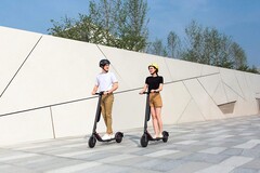 Bei Amazon gibt es derzeit zwei straßenzugelassene E-Scooter von Segway Ninebot KickScooter im Angebot. (Bild: Amazon)
