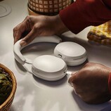 Die Sonos Ace Ultra sehen den abgebildeten Sonos Ace ähnlich.