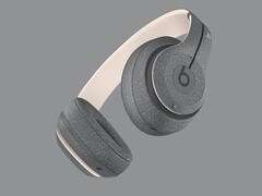 Die neuen Beats Studio3 von Apple fallen vor allem aufgrund ihres außergewöhnlichen grauen Designs auf (Bild: Apple)