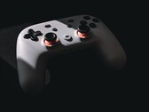 Den Stadia Controller und ein Chromecast Ultra kann man sich derzeit kostenlos schnappen. (Bild: Moises Gonzalez)