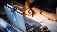 BenQ WiT ScreenBar Lite: E-Reading Leuchte für mobile Bildschirmarbeit.