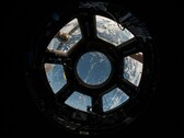 Ein Bild zeigt die Cupola im Inneren der ISS