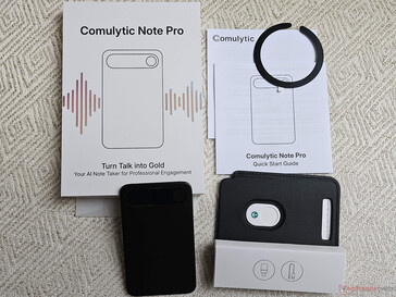 Zum Lieferumfang gehören auch ein Magnetring und eine magnetische Schutzhülle.