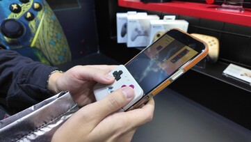 Der unangekündigte GameSir Mini-Controller, der auf der Tokyo Game Show gezeigt wird. (Bildquelle: @yoshivesmovie on X)