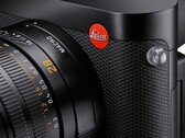 Die Leica Q3 war bisher stets mit einem 28 mm f/1.7 Objektiv ausgestattet. (Bildquelle: Leica)