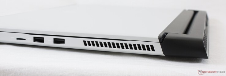 Rechts: MicroSD-Reader, 2x USB-A Gen. 1