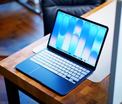 Das MacBook Neo wird erstmals mit 100 Euro Rabatt angeboten.