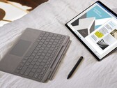 ARM-Tablets wie das Microsoft Surface Pro X sind dank x64-Emulation deutlich vielseitiger einsetzbar. (Bild: Microsoft)