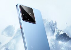 Das Realme GT 7 wird in drei Farben angeboten, inklusive Hellblau. (Bildquelle: Realme)