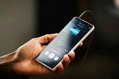 Das Sony Xperia 5 IV ist eines der kompaktesten Smartphones, die derzeit produziert werden. (Bild: Sony)