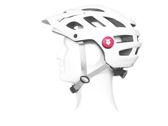 Der Tocsen-Sensor soll selbstständig Hilfe anfordern nach einem Unfall. Mit dem neuen Update haben Ersthelfer wichtige medizinische Daten am Smartphone.