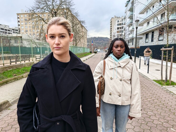 Das Xiaomi 17 Ultra kann durch die geringe Tiefenschärfe der Hauptkamera nicht immer alle Personen scharf abbilden.