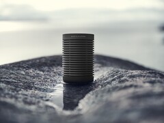 Dem Beosound Explore können Wasser und Schmutz nichts anhaben. (Bild: Bang &amp; Olufsen)