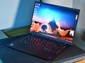 Lenovo hat dem ThinkPad X1 Carbon Gen 11 OLED einen starken Rabatt verpasst (Bildquelle: Benjamin Herzig)