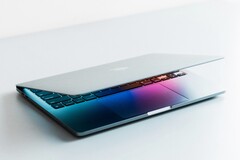 Die Hinweise rund um das erste MacBook mit Touchscreen verdichten sich.