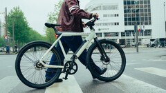 Das Raleigh One verzichtet auf eine Gangschaltung, bietet dafür viele smarte Features. (Bildquelle: Raleigh)