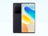 Das Vivo X80 Pro erhält als erstes Smartphone des Herstellers das Update auf Android 13. (Bild: Vivo)