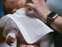 Smartwatches können wohl mittelbar Hinweise auf eine bestehende Schwangerschaft liefern (Symbolbild, Bildquelle: Anna Hecker auf Unsplash)