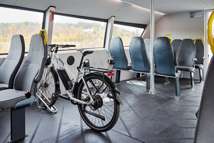 Die Fähre hat nur wenige Plätze.