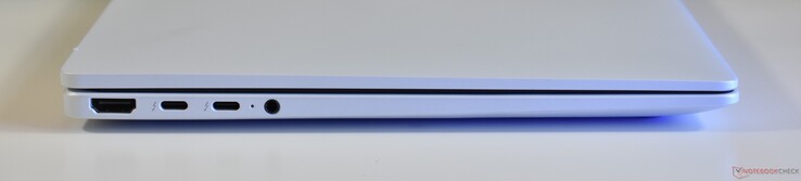 links: HDMI, 2x Thunderbolt 4, 3,5-mm-Audioanschluss