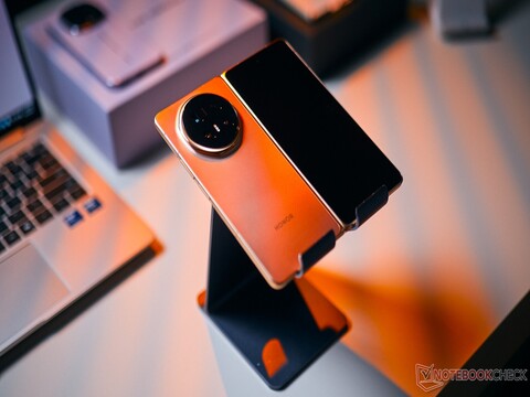 Das Honor Magic V6 ist der erste Konkurrent für Samsungs Galaxy Z Fold 8, dürfte global aber vermutlich danach starten.