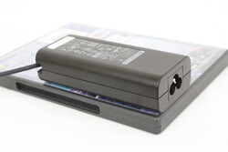 Kleiner USB-C-AC-Adapter
