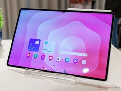 Das Galaxy Tab S11 Ultra besitzt eine kleinere Notch als sein Vorgänger. (Bildquelle: Notebookcheck)