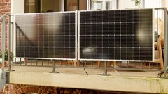 Aldi: Balkon-Kraftwerk Solovoltaik SP 175/350 Wp für 469 Euro (ab 1. Juni).