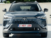 Toyota spendiert seinem Hybrid-SUV Corolla Cross ein Facelift und die neue GR Sport Ausstattung (Bild: Toyota).