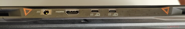 Rückseite: DC-In, HDMI, USB-C 4 (inkl. PD), USB-C 3.1 Gen2 (inkl. PD)