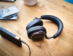 Die Bowers & Wilkins Px8 S2 bieten erstklassigen Klang, und das jetzt günstiger als je zuvor. (Bildquelle: Notebookcheck)