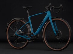 Cube hat ein neues E-Rennrad mit vollständiger Ausstattung im Angebot