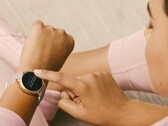 Smartwatches auf Basis von Googles Wear OS sollen im Herbst schneller werden und neue Features erhalten. (Bild: Fossil)