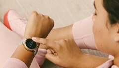 Smartwatches auf Basis von Googles Wear OS sollen im Herbst schneller werden und neue Features erhalten. (Bild: Fossil)