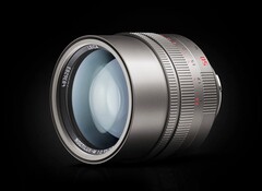 Leica bietet das begehrte 50 mm f/0.95 Noctilux jetzt auch mit einem Gehäuse aus Titan an. (Bild: Leica)