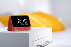 Mit dem Lenovo Smart Clock Essential mit Alexa bringt der Hersteller nun den bekannten Smart Speaker mit Display auch mit Amazon Alexa auf den Markt. (Bild: Lenovo)
