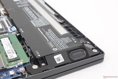 Stereo-Lautsprecher in den vorderen Ecken. Die maximale Lautstärke ist lauter als beim Asus TUF Dash F15