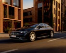 Der überarbeitete Mercedes EQS bekommt 800-Volt-Technik, mehr Reichweite und ein neues Software-Setup.