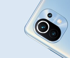 Guckt da ein Mi 11 Lite hervor? Der günstige Bruder zum Mi 11 (hier im Bild) wird in einer Version vermutlich 399 Euro kosten.