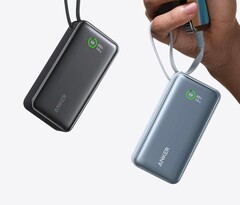 Dank eines integrierten USB-C-Kabels als Schlaufe ist die Nano Powerbank unterwegs gut nutzbar (Bild: Anker)