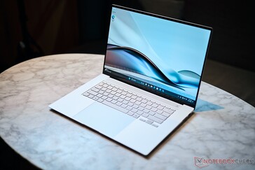 Asus Zenbook S16