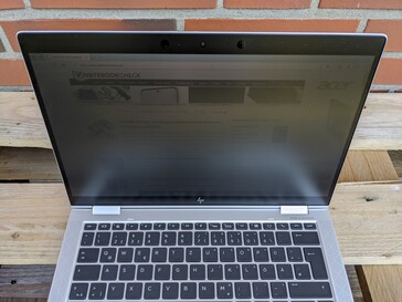 HP EliteBook x360 1030 G4 - Außeneinsatz im Schatten, mit Sure View