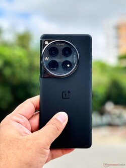 OnePlus 12 5G in Silky Black