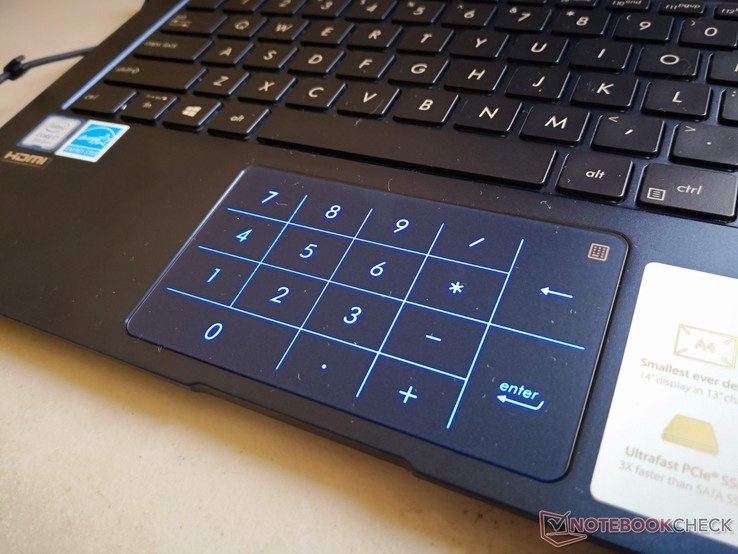 Der hellblaue virtuelle Ziffernblock eignet sich nur zur gelegentlichen Benutzung