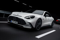 Das neue Mercedes-AMG GT 4-Türer Coupe nutzt als erstes Serien-EV drei revolutionäre Axial-Fluss-Motoren für eine Spitzenleistung von bis zu 1.169 PS.