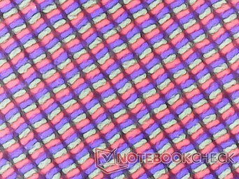 Die matten Subpixel sind scharf, aber immer noch körniger als eine glänzende Alternative