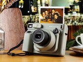 Die Instax Wide 400 druckt Fotos im 16:10-Format aus. (Bild: Fujifilm)