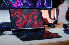 Dank seiner extrem portablen Abmessungen ist das Asus ROG Flow X13 ein spannendes Convertible für ultramobile Gamer (Bild: Notebookcheck)