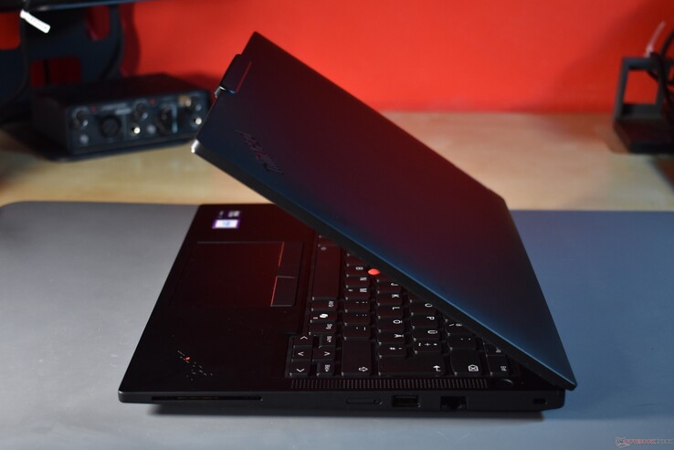 Direkt vom Hersteller: Lenovo ThinkPad T14 Gen 5 Business-Laptop Intel Core Ultra 7 32 GB RAM Bestpreis von 940 Euro